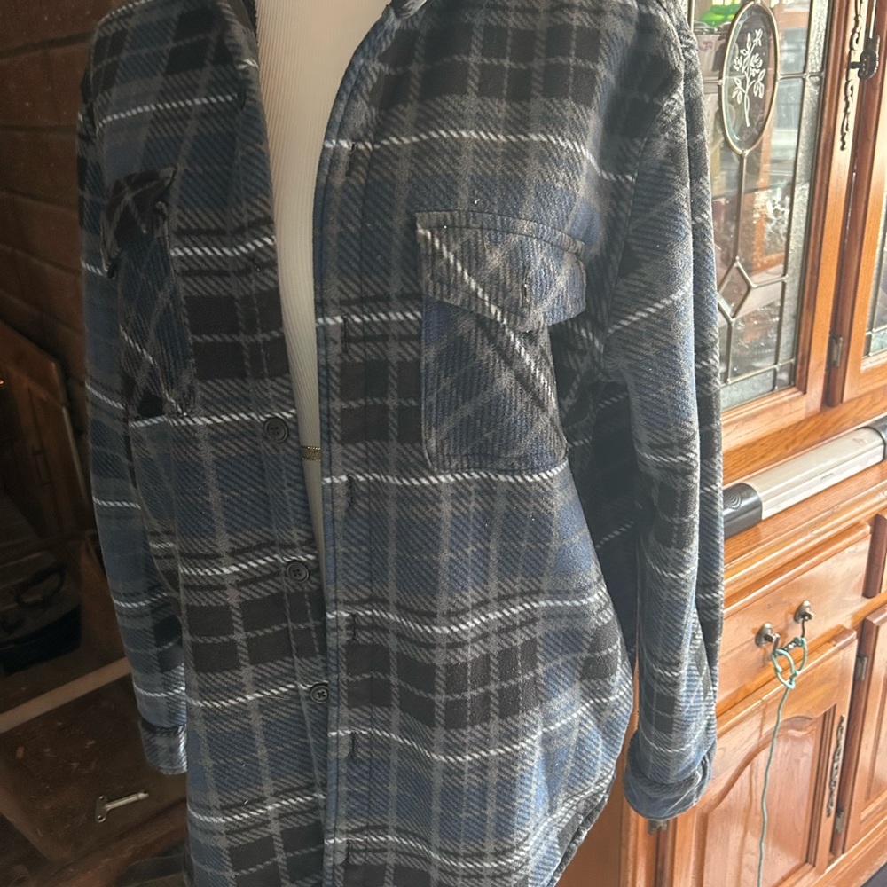 Men’s furry lined button up flannel with pockets